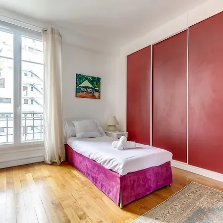 Elegant Quartier Branche Paris